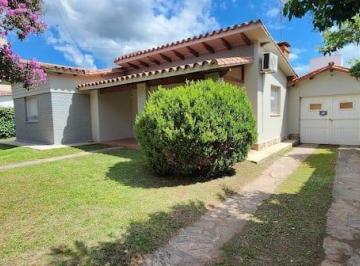 Casa de 6 ambientes, Villa Carlos Paz · Casa en Venta, 2 Dorm., Pileta, Cochera, Villa Dominguez, Carlos Paz.