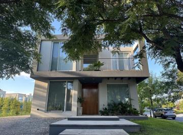 Casa · 219m² · 6 Ambientes · 2 Cocheras · Casa en Barrio Tipas, Nordelta
