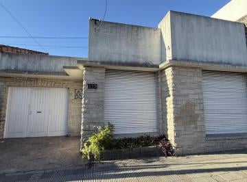 Casa · 120m² · 4 Ambientes · 3 Cocheras · Casa Alquiler y Venta en Tolosa. La Plata