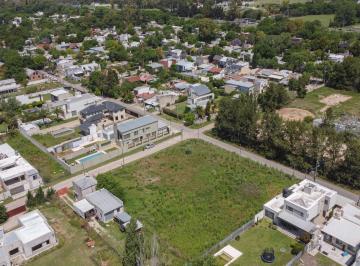 Terreno · 600m² · Terreno en Venta 600 m² 489 y 11 - Gonnet - La Plata