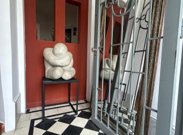 Casa de 4 ambientes, Colegiales · Excelente Casa con Terraza, 2/3 Dorm., 2 Baños: Precio Paquete.