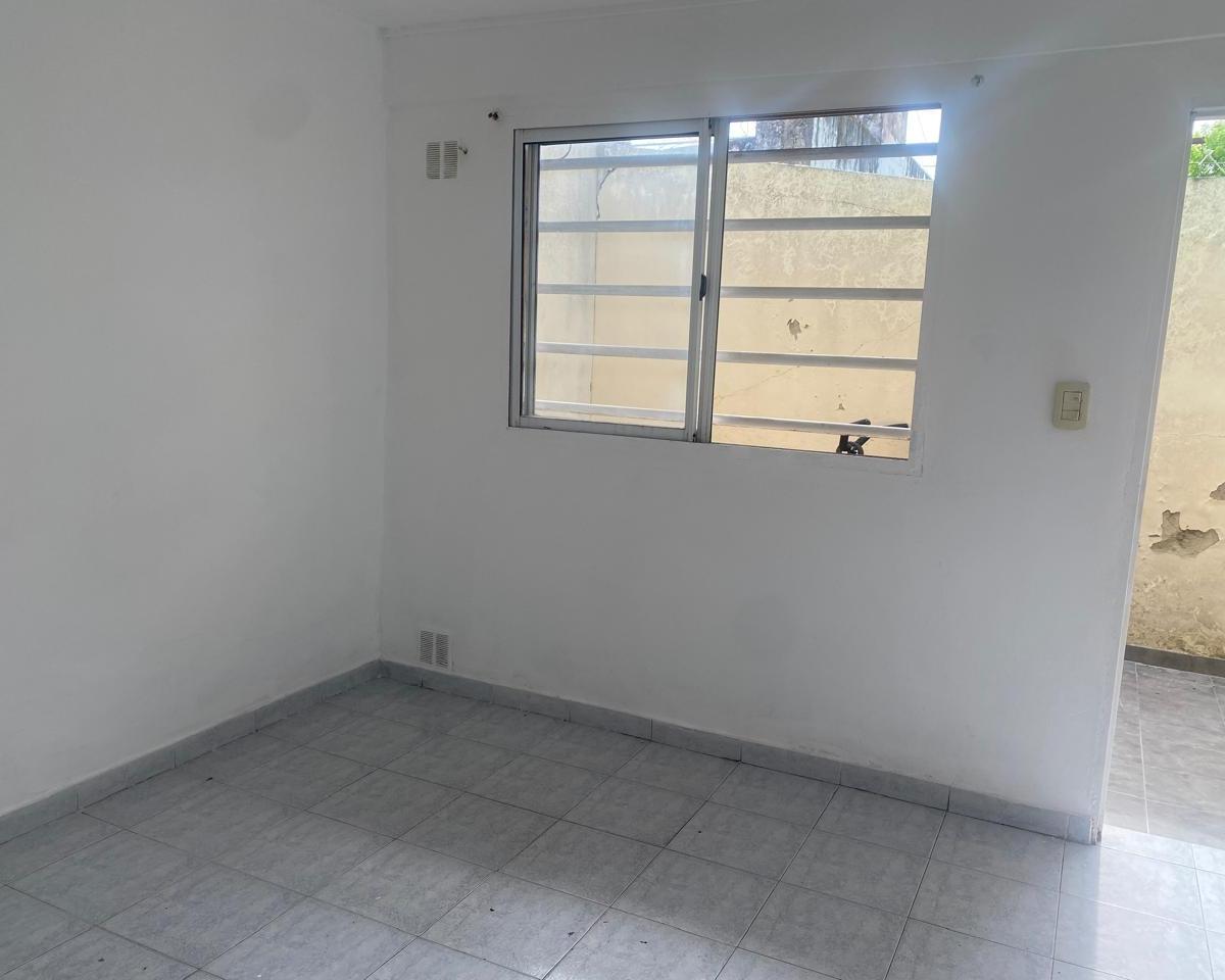 24 e 47 y , La Plata, La Plata