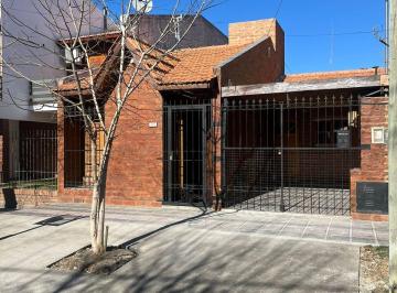 Casa de 3 ambientes, Neuquén · Alquiler de Propiedad en Una Sola Planta