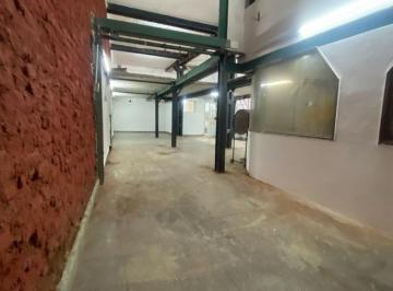 Bodega-Galpón · 170m² · 4 Ambientes · Alquiler PH Deposito Local Sin Expensas 2 Baños Cocina Gas