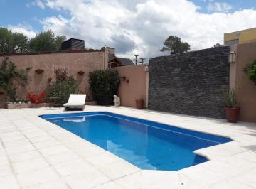 Casa de 10 ambientes, Villa Carlos Paz · Casa 3 Dorm - 3 Baño - Piscina - Zona Colegio Parroquial