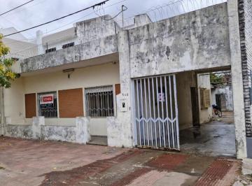 Casa · 100m² · 4 Ambientes · 2 Cocheras · Casa a Reciclar en Venta - Microcentro de Resistencia