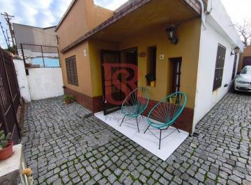 Casa · 40m² · 3 Ambientes · 1 Cochera · Lp - Venta Hemosa Casa con Quincho en Berazategui