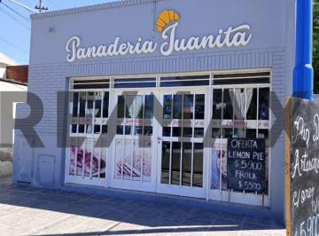 PH · 72m² · 3 Ambientes · Local Comercial Céntrico en General Roca.
