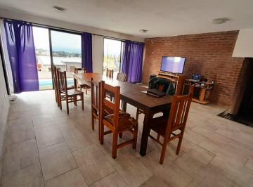 Casa de 6 ambientes, Villa Carlos Paz · Venta Casa, 3 Dorm., Pileta, Cancha, Patio, Cochera. Bº V del Lago