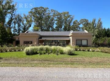 Casa · 282m² · 7 Ambientes · Casa en Venta en Chacras de La Cruz