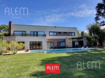 Casa · 500m² · 9 Ambientes · 7 Cocheras · La Martona Importante Casa en Venta