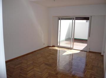 Departamento · 40m² · 2 Ambientes · Amplio Departamento con Gran Patio. Lavadero. Subte