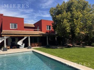 Casa · 250m² · 6 Ambientes · 3 Cocheras · Alquiler Anual Amoblado en Santa Barbara, Bancalari.
