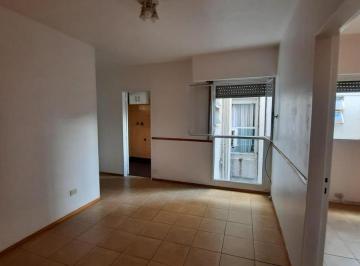 Departamento · 33m² · 2 Ambientes · Excelente Ubicación: Media Cuadra Plaza Balcarce, Metrobus. Tren