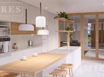 Casa · 303m² · 7 Ambientes · 2 Cocheras · Excelente Casa en Venta, en Construccion, en Azzurra