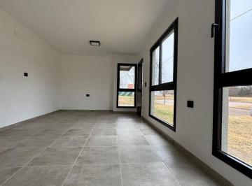 Casa · 64m² · 3 Ambientes · 2 Cocheras · Venta Casa a Estrenar 2 Dorm. Cochera Patio Amplio