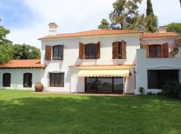 Casa · 450m² · 5 Ambientes · 4 Cocheras · Manuel Belgrano 873