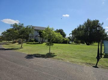 Terreno · 1392m² · Lote Arbolado en El Solar de Victoria, a Canal Interno (35)