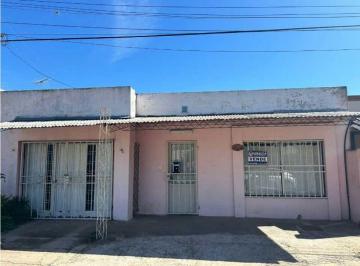 Casa · 350m² · 2 Dormitorios · Propiedad en Pueblo Nuevo