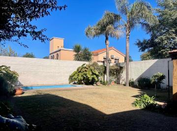 Casa de 12 ambientes, Córdoba · Granja de Funes - Casa en Venta - Excelente Estado de Conservación.