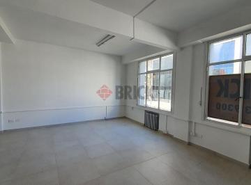Oficina comercial · 335m² · 8 Ambientes · Piso 335 m² Hoy Dividido en 4 Oficinas en Peru Al 600 - T/al Frente - San Telmo