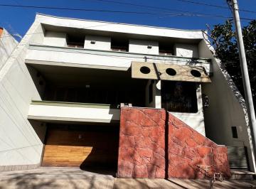 Casa de 12 ambientes, Ciudad de Mendoza · Vendo Casa Amplia en El Barrio Bombal de Godoy Cruz