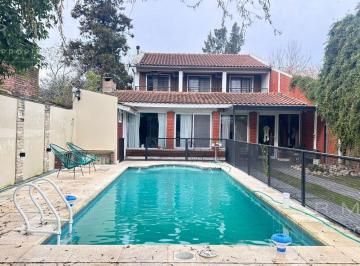 Casa · 270m² · 7 Ambientes · 3 Cocheras · Casa en Venta, 5 Dorm. / Lote 660 m² / U$s 150.000
