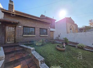 Casa · 120m² · 4 Ambientes · 3 Cocheras · Casa en Venta en Villa Ballester - Lote 433 m² - 3 Dorm.