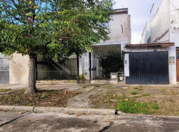 Casa · 150m² · 5 Ambientes · 3 Cocheras · Venta de Casa 3 Ambientes Mas Depto de 3 Ambientes en Wilde