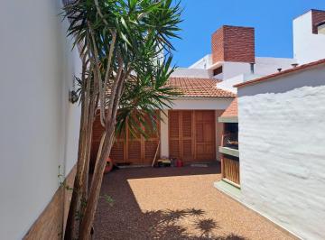 Casa de 4 ambientes, Córdoba · Casa en Alquiler Excelente Ubicación