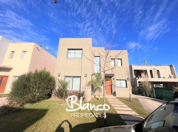 Casa · 150m² · 4 Ambientes · 2 Cocheras · Casa en Venta en Vila Marina I, Villanueva, Tigre