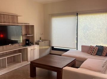 Casa · 224m² · 5 Ambientes · 1 Cochera · Casa en Venta 5 Ambientes, Luminosa, Pileta, Galeria con Parrilla, Apto Credito, Barrio Los Jazmines