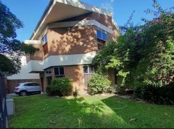 Casa de 5 ambientes, Morón · Casa 5 Ambientes - Sobre Lote de Terreno de 730 m² - Nueva Tasacion!