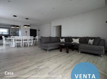 Casa · 135m² · 4 Ambientes · Casa de Dos Dorm. y Pileta, Peyrel 2000, Tandil.