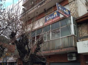Departamento · 60m² · 3 Ambientes · Venta Depto. 3 Amb. en Lomas del Mirador - Buen Estado y Ubicación, con Balcón Al Frente