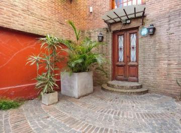Casa · 316m² · 5 Ambientes · 2 Cocheras · Venta Casa con Piscina en Palermo Hollywood