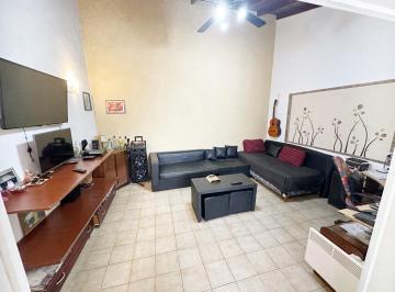 Casa · 120m² · 4 Ambientes · 5 Cocheras · Casa de 4 Ambientes en Luis Guillon