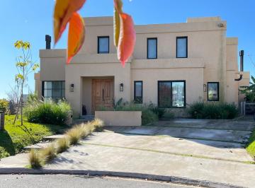 Casa de 4 ambientes, Pilar · Venta Casa en Pilará - La Calesa
