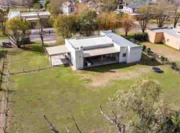 Casa · 195m² · 5 Ambientes · 2 Cocheras · Casa en Venta o Alquiler Lomas de Fatima Pilar