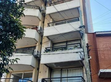 Departamento de 3 ambientes, Lanús · Departamento de Dos Plantas en Venta