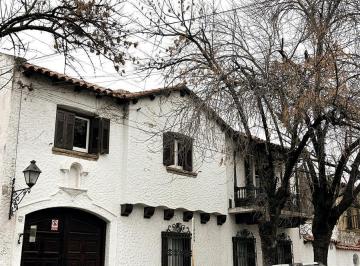 Casa · 7 Ambientes · 1 Cochera · Casa en Alquiler, Dean Funes Al 600, 5 Dorm., 2 Baños, Cochera, Pileta, Terraza.