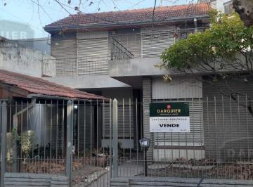 Casa · 185m² · 4 Dormitorios · Casa en Excelente Ubicacion en Adrogue