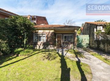 Frente · Casa en Bernal Este