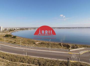 VRG-VRG-188_2 · Oportunidad de Inversión con Amplio Living Comedor y Vista Al Mar en Zona Sur