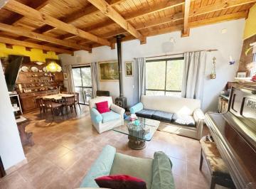 Casa · 270m² · 5 Ambientes · 2 Cocheras · Casa con Pileta en Casuarinas