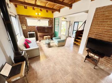 Casa · 270m² · 5 Ambientes · 2 Cocheras · Casa con Pileta en Casuarinas 3