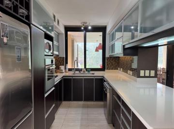 Casa · 291m² · 5 Ambientes · 3 Cocheras · Casa en Venta en Cube, Escobar, G. B. a. Zona Norte