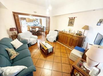 Casa · 214m² · 5 Ambientes · 1 Cochera · Casa de 5 Ambientes con Departamento en Lomas de Zamora