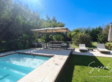 Casa · 252m² · 6 Ambientes · 2 Cocheras · Casa en Venta en Cube, Escobar, G. B. a. Zona Norte