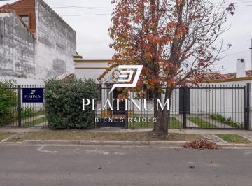 Casa de 5 ambientes, Salta · Venta | Oportunidad en Grand Bourg – Casa con 3 Dorm, 2 Baños y Gran Jardín